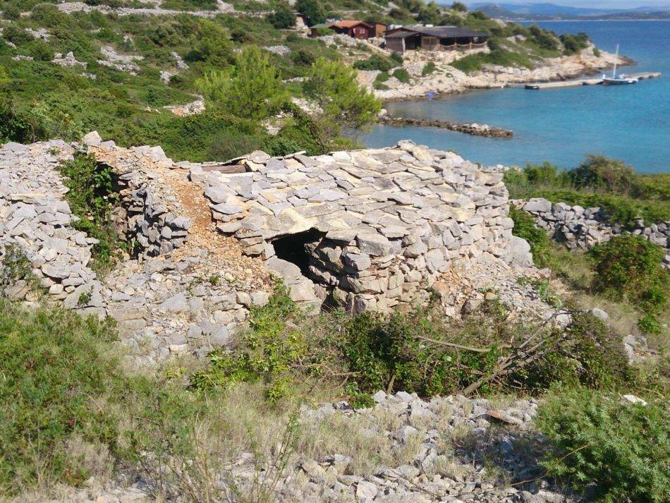 Otok Kaprije - zemljiste na prodaju